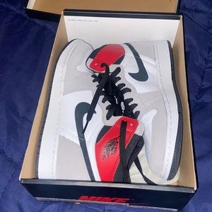 Jordan 1 Retro High Light Smoke Grey